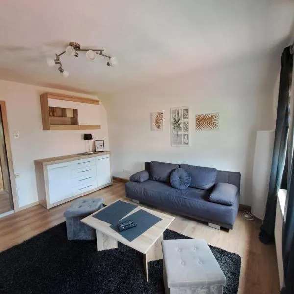 Gemütliche Dachgeschoss-Ferienwohnung nahe Brombachsee und Bahnhof, hotell sihtkohas Röttenbach