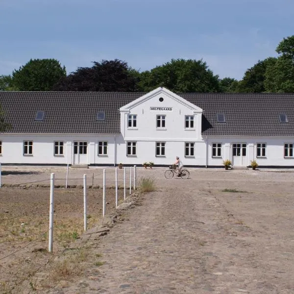 Holtegaard Bed & Breakfast, hotel en Øster Melholt