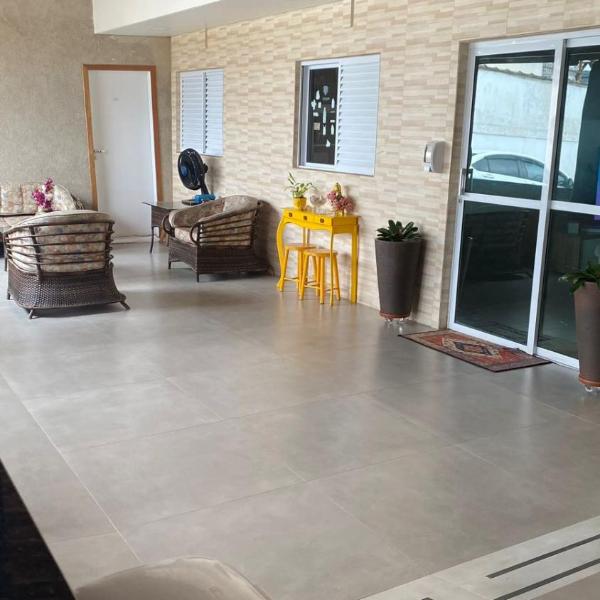 Casa de Temporada com Lazer Completo no Guarujá a 4 Minutos da Praia - Aceita Pets