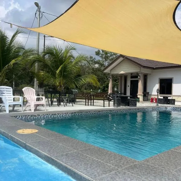 Rumah Armand Private Pool 5 bilik Pengkalan Balak Tg Bidara Masjid Tanah Melaka, hotell i Masjid Tanah