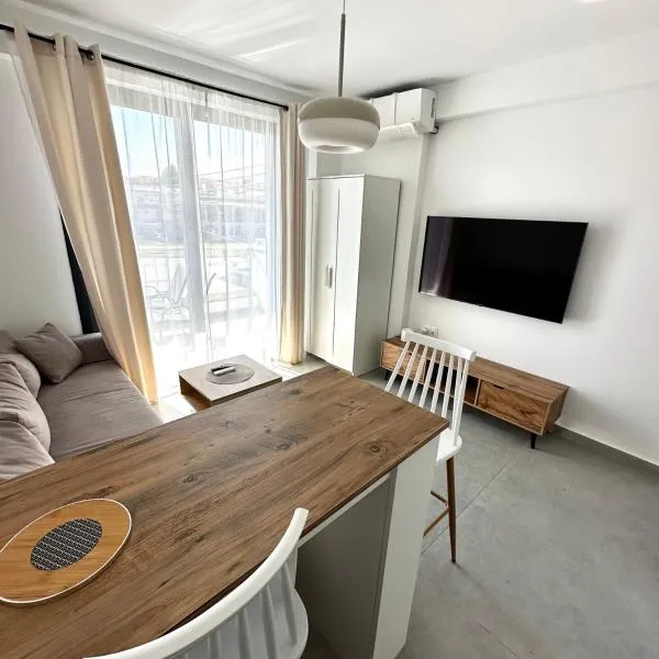 Dreams of Eden Pool View Apartment 1 BDR, хотел в Калитея Халкидики