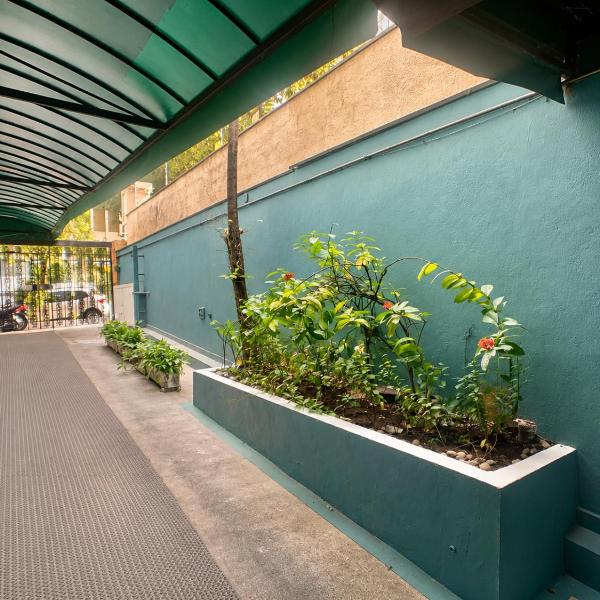 Higienopolis apartamento amplo, cama Queen Size padrão Luxo, com vaga garagem e vista da cidade, 10 andar, apto 1002 Edifício Piratininga, 2 minutos do shopping, entrada HOJE - Foto 5