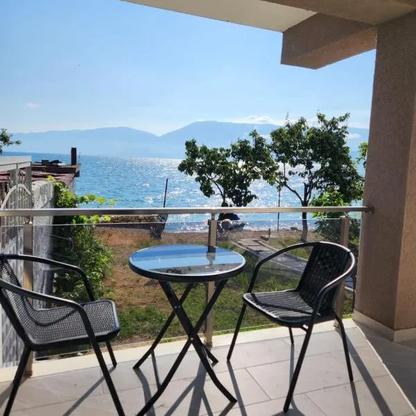 Lakefront House, hotel v mestu Pogradec