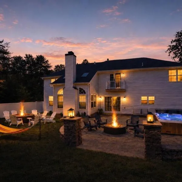Luxury 5BR Backyard Oasis • Hot Tub • Game Room, hotel a East Stroudsburg