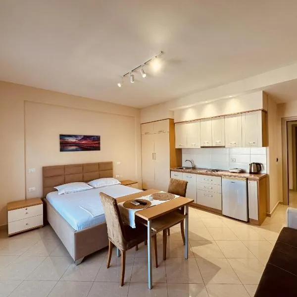 Thoma's K Studios, hotel u Vlorëu
