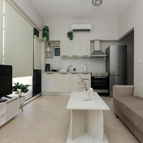 Stella's Apartment, hotel di Karfas