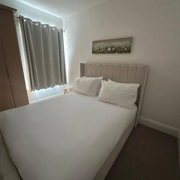 Contractor friendly , central, close to town football stadium and hospital, מלון בגרימסבי