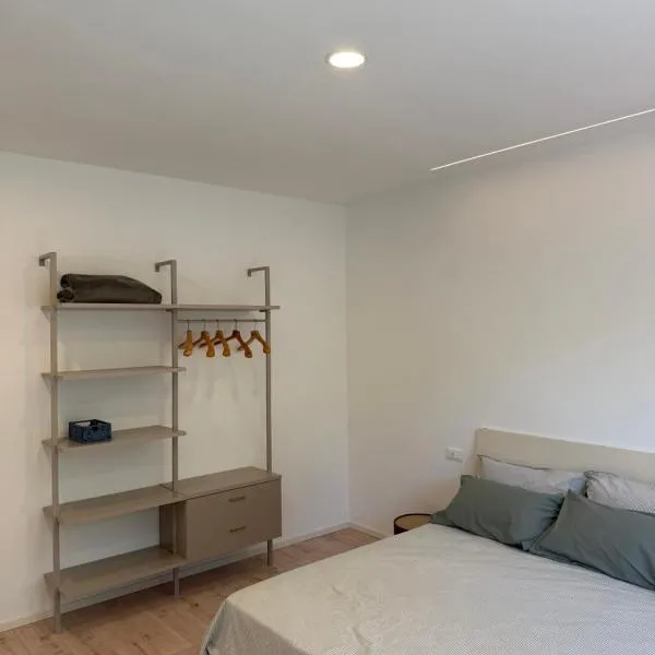 Appartamento villa Eucalipto, giardino sul mare, hotel v destinácii Segno