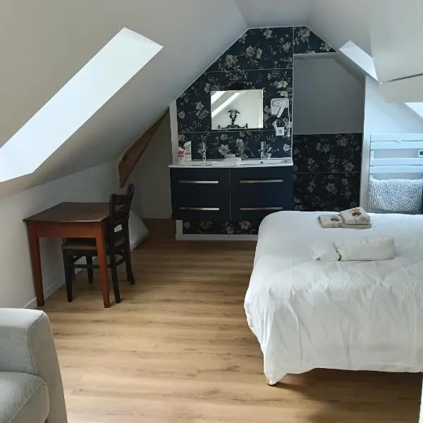 Domaine le bas bois: Neuville-sur-Sarthe şehrinde bir otel