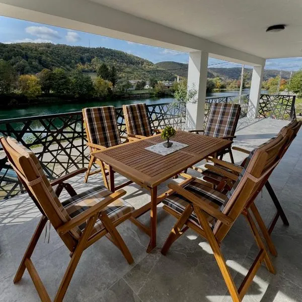 Vila Kraljica Une, hotel u gradu Bosanska Krupa
