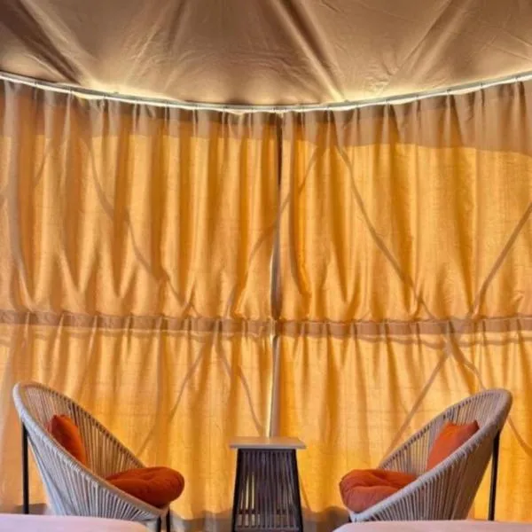 Golden Dunes Camp、Al Mudawwarahのホテル