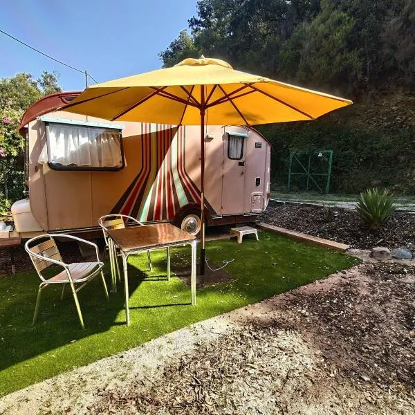 Caravana Vintage El Roserar de Montseny Homestay, מלון במונטסני