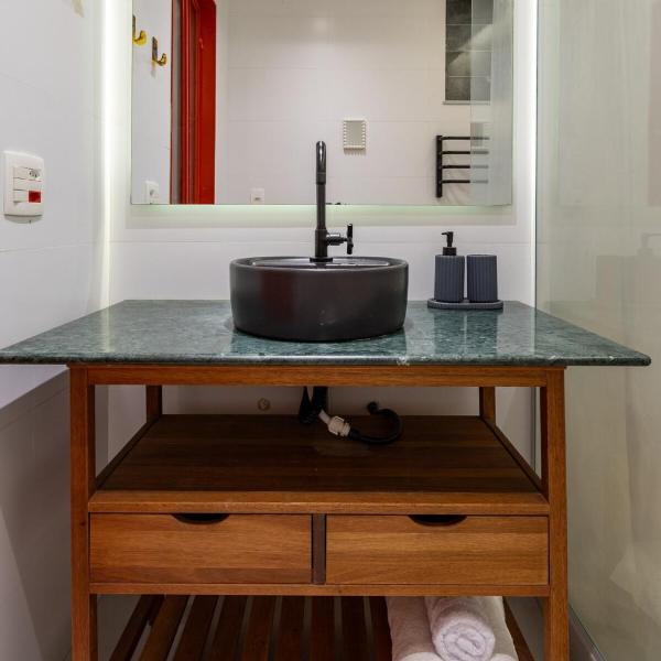Charmoso apartamento com quintal a 2 quadras da praia de Copacabana - Foto 3