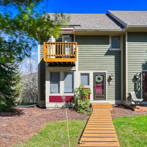 Lakeside & Slopeside, hotel a McHenry