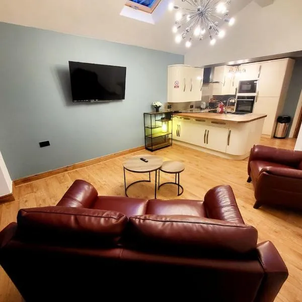 Modern 3-Bed Family Haven Wfree Parking, hotel in Huddersfield