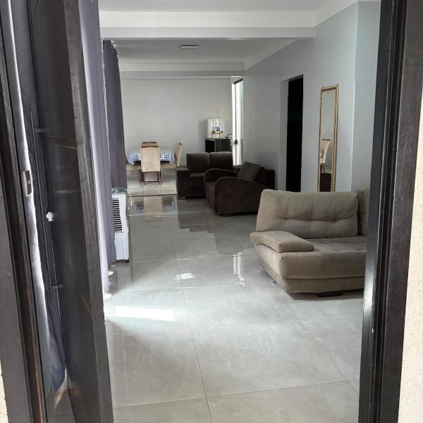 Comfortable single story house 3 bedrooms, all with air conditioning
