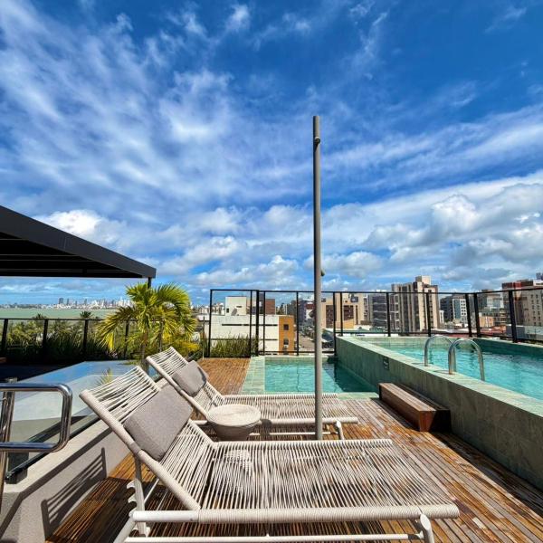 FLAT LUXO FRENTE MAR COM AREA PRIVATIVA Melhor localização de intermares