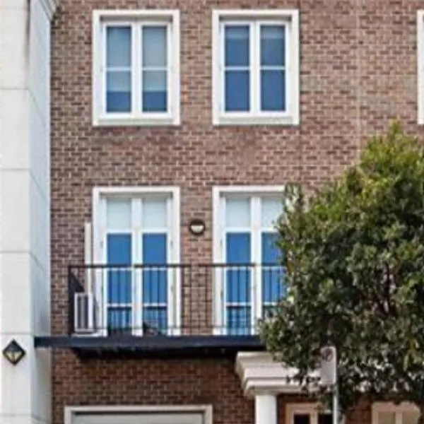 Newcastle Wharfside Retreat - City, Harbour and Beach Stay, хотел в Нюкасъл