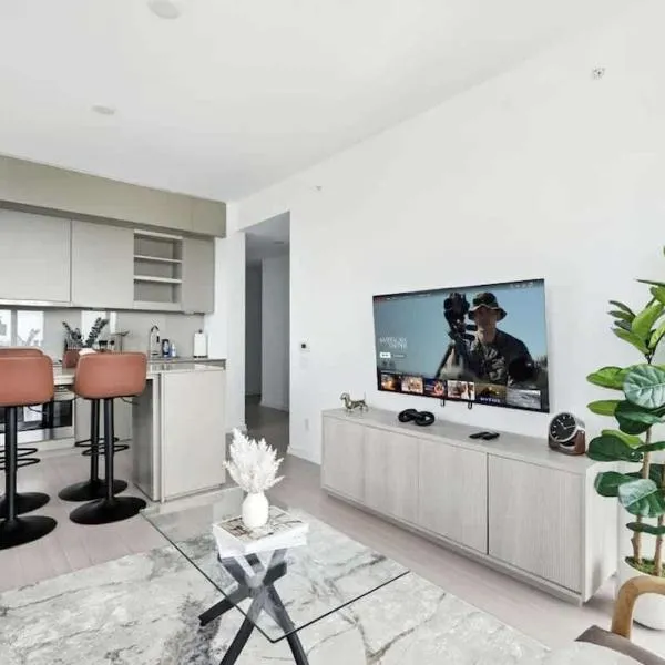 King West Condo Bright Floor-to-Ceiling Views, hôtel à Toronto