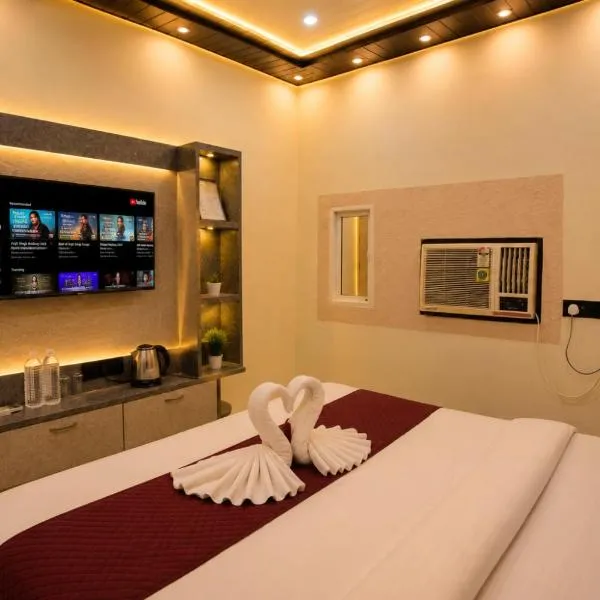 Hotel PLC Grand, מלון בורנאסי