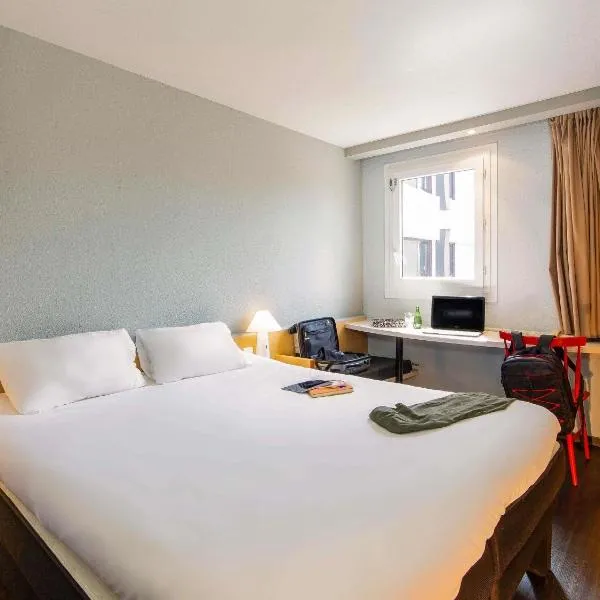 ibis Mulhouse Ile Napoleon: Sausheim şehrinde bir otel