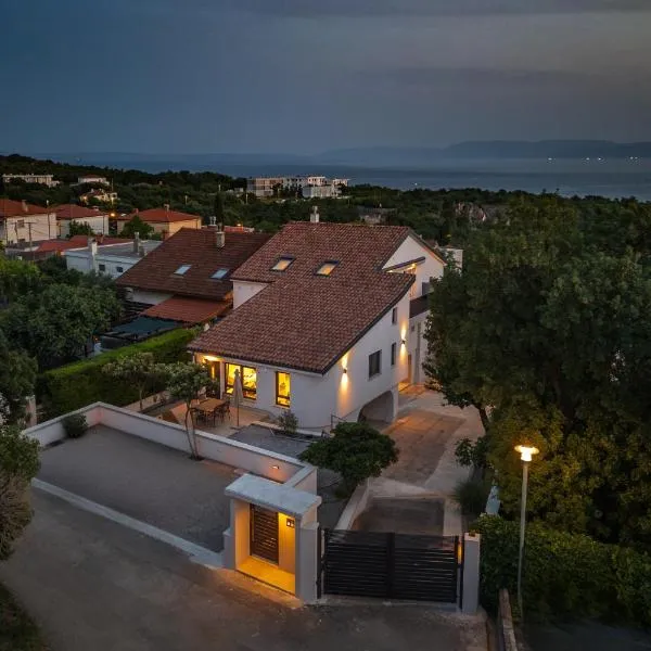 Desamani 975, hotel i Kostrena