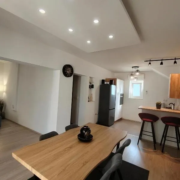 Holiday Home Bruno, מלון בוודיצה