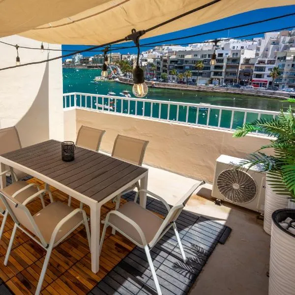 MARSASKALA Seafront Townhouse with Roof Terrace, hotel em Marsaskala