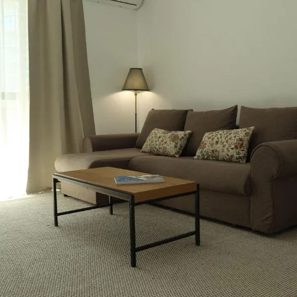 Amos Homes by Home for Seven, hotel en Constanza