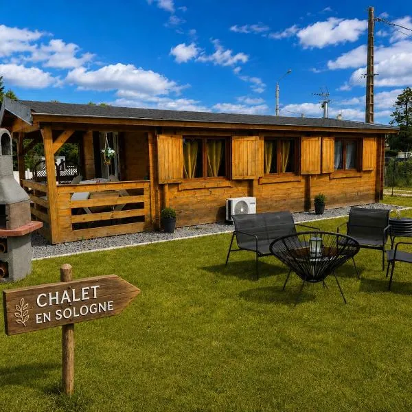 Charmant chalet au cœur de la Sologne, hotel in Villefranche-Sur-Cher
