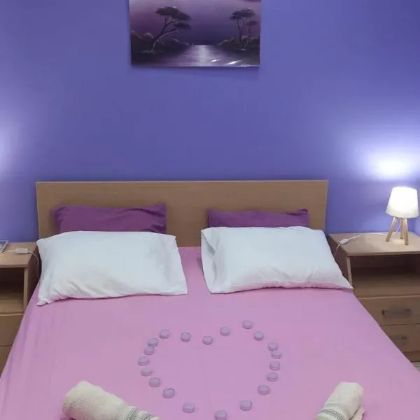 Small nest, hotel em Patra