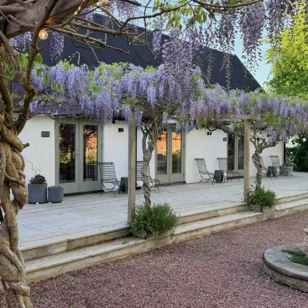 Wisteria Österlen, hotel en Simrishamn
