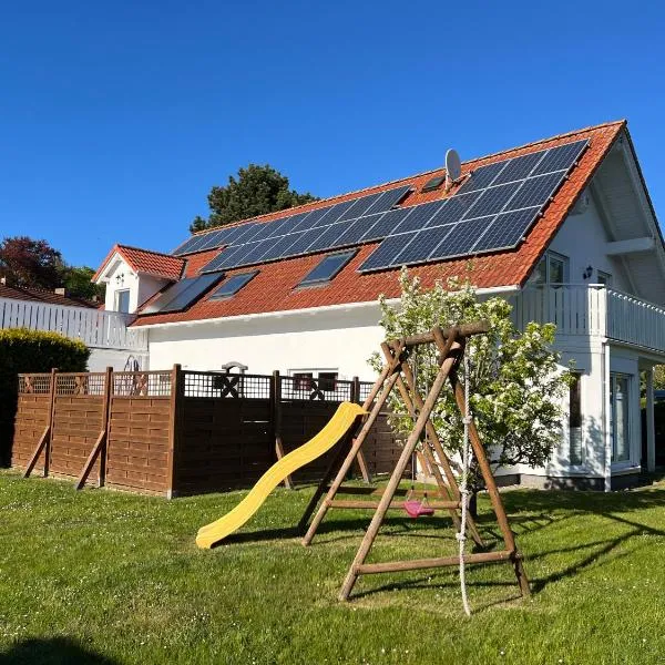 Ferienwohnung Insel Rügen - Haus Albatros โรงแรมในอัลเทนเคียร์เคน