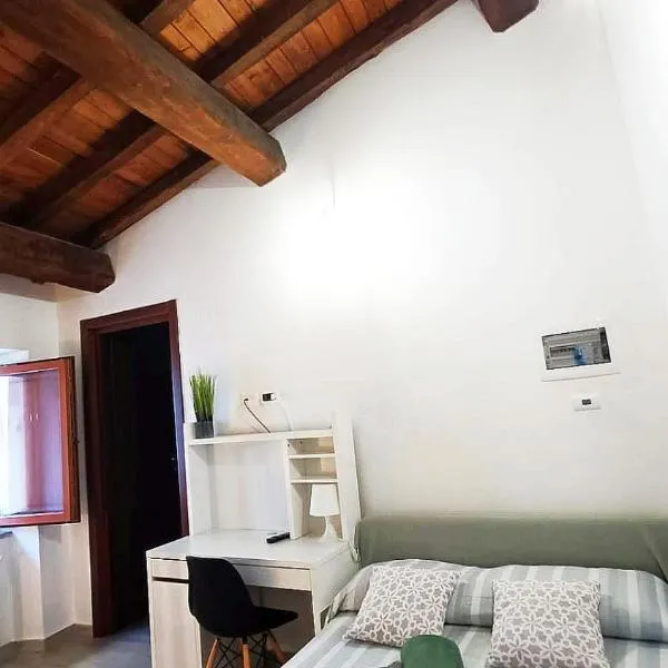 Casetta Tipica in Borgo, indipendente, ristrutturata, hotel i LʼAquila