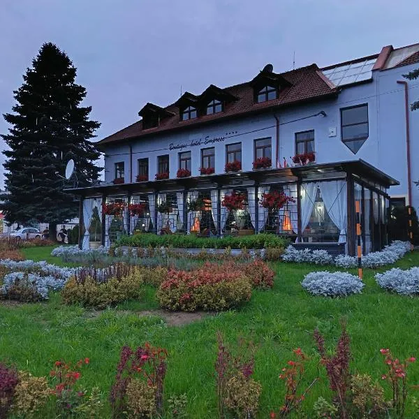 Boutique Hotel Empress, hotel u gradu Rožnjava