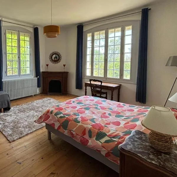 Chambre spacieuse, hotel in Pineuilh