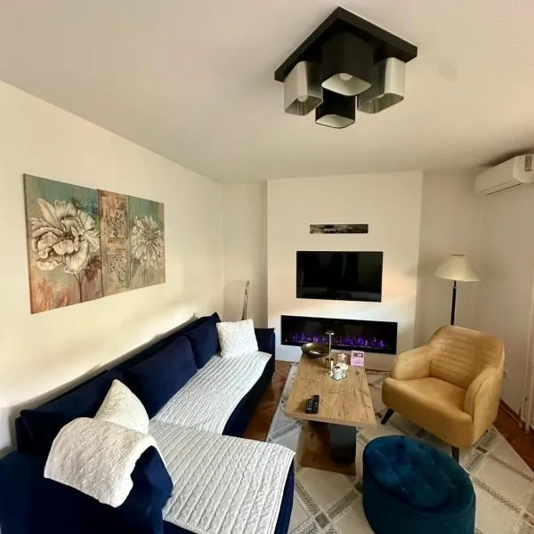 Golden Apartment, מלון בטראווניק