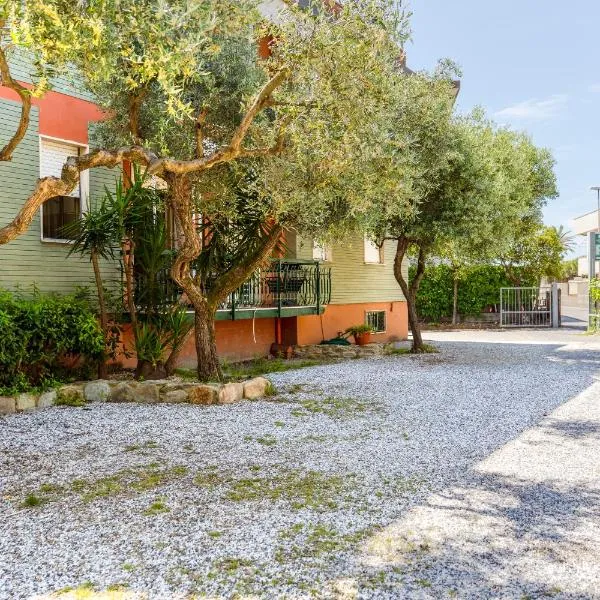 hotel La pineta, hotel in Marina di Carrara