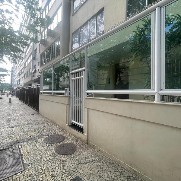 Lindo estúdio em Ipanema a meia quadra da praia - Foto 4