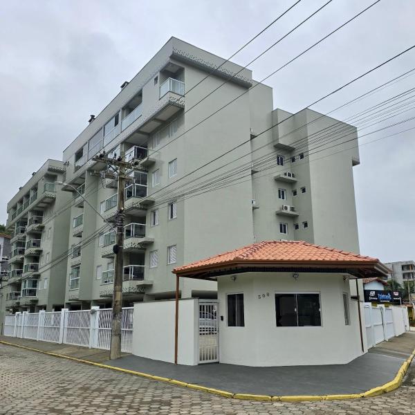 ÁREA DE LAZER NA COBERTURA COM VISTA PARA O MAR