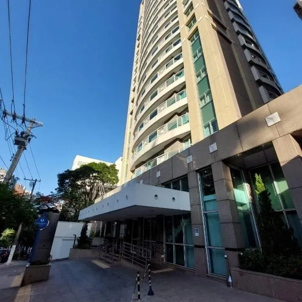 Flat Moderno c/ Vista Próx. PUC, Allianz, Pacaembu, hotel in São Paulo
