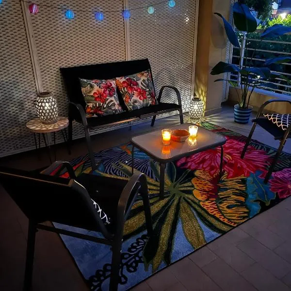 Grand T2 terrasse 27m2 plein sud Folelli centre, hotel in Folelli