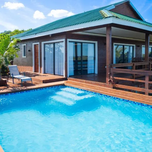 KoKo Beach - Wooden Green House, hotel in Vila Praia Do Bilene