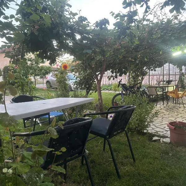 Vila Struga near the lake 5 min quit area, hotel em Struga