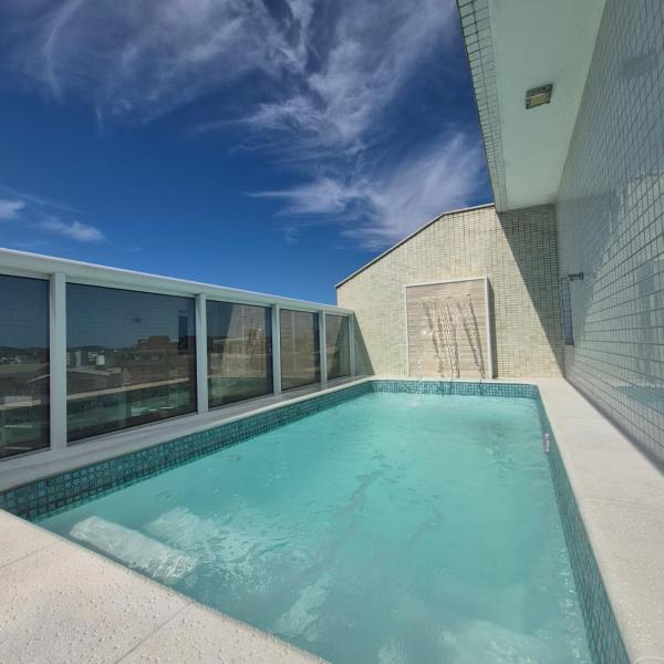 Cobertura Duplex na Quadra da Praia do Forte com Piscina Privativa e 2 Vagas