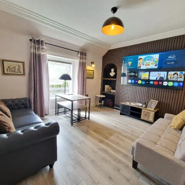 Bright & Spacious Central Apt Near City Centre, hotel in Inverness