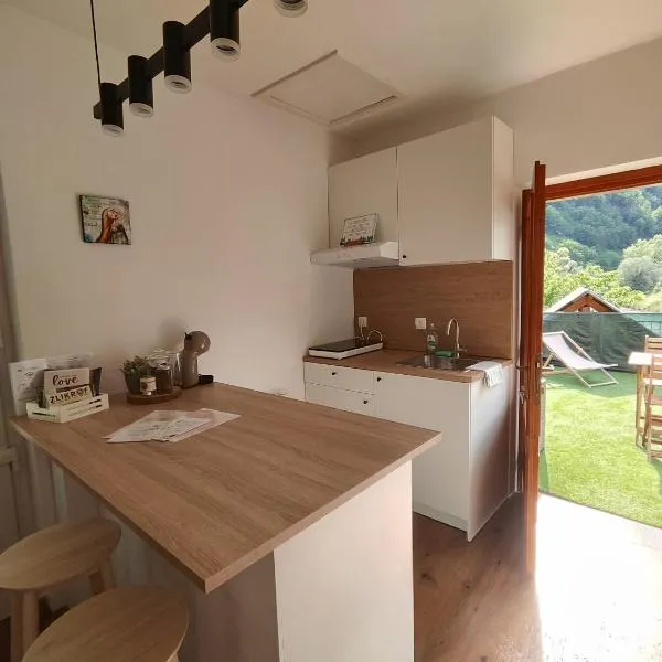 Holiday Home Mila, hotel a Spodnja Idrija