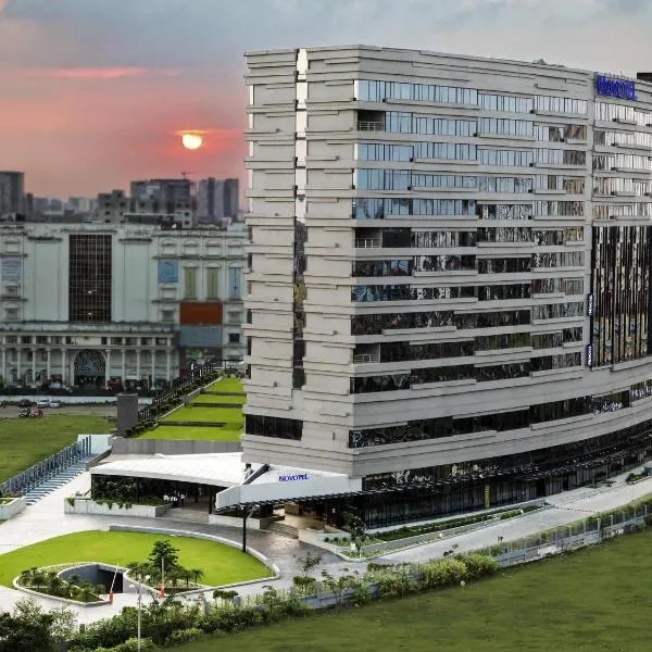 Novotel Kolkata Hotel and Residences, hótel í Kolkata