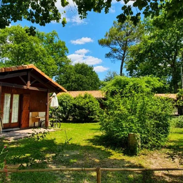 Les Chalets du Gélat, hôtel à Noaillan