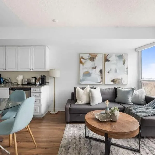 Downtown Condo Walk to CN Tower & Entertainment, hotelli Torontossa